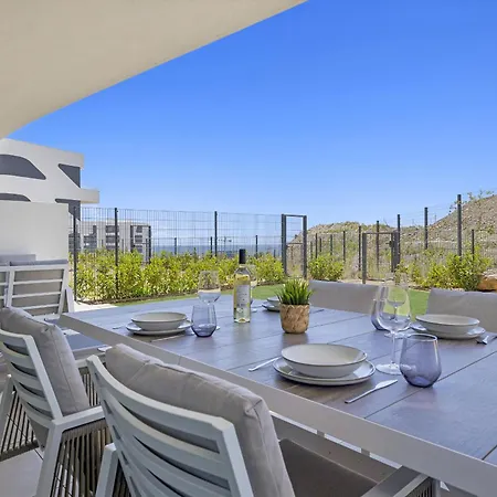 Vivi Homes - Levalin Wellness, Pool & Terrace Apartment *