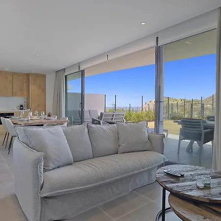 Vivi Homes - Levalin Wellness, Pool & Terrace Apartment