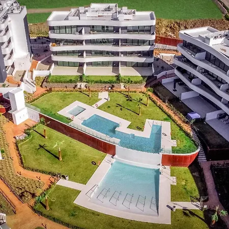 Vivi Homes - Levalin Wellness, Pool & Terrace Apartment *